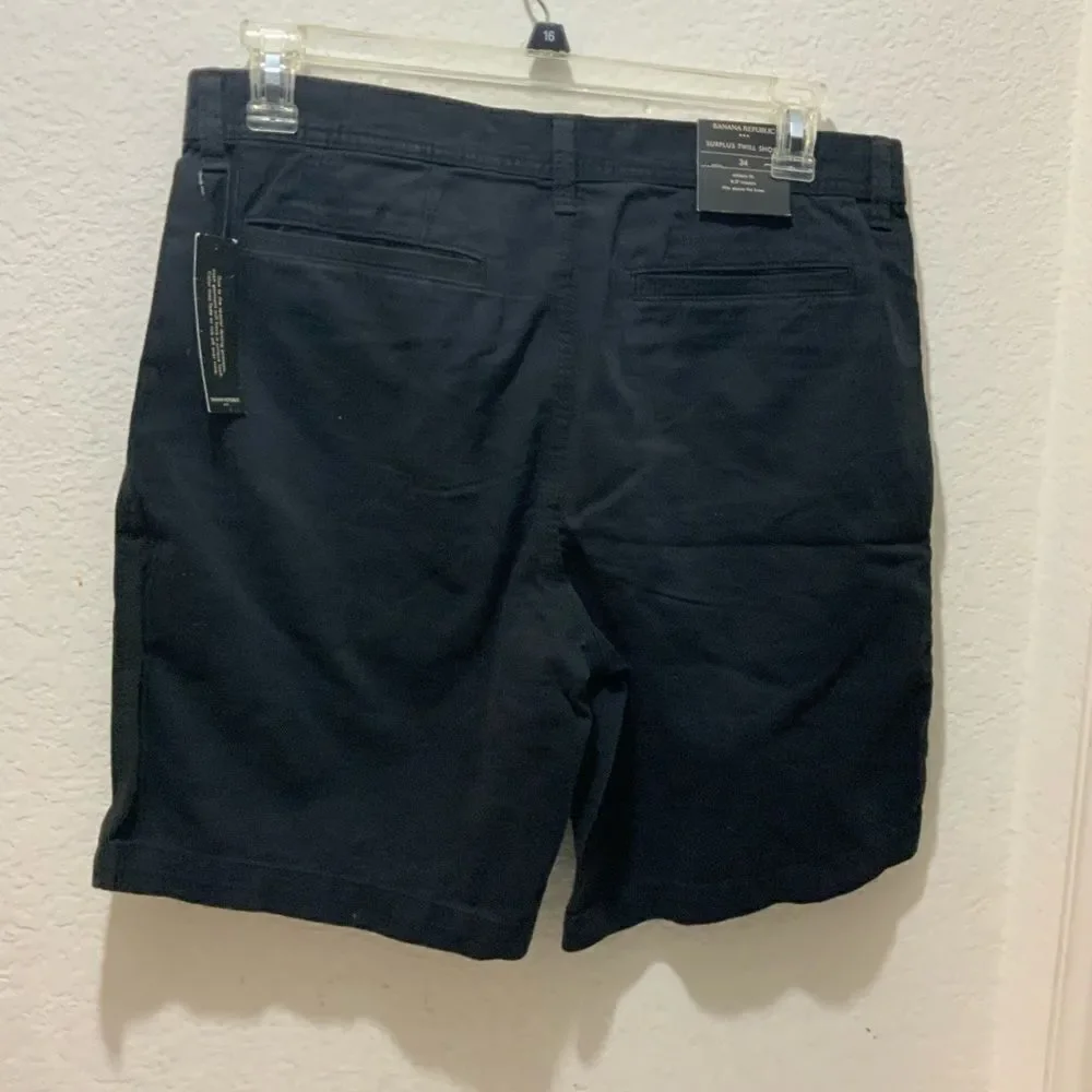 Banana Republic  Men 8-5 Inch  inseam Twill Short black